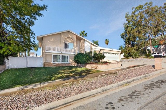 2794 La Praix, Highland, CA 92346