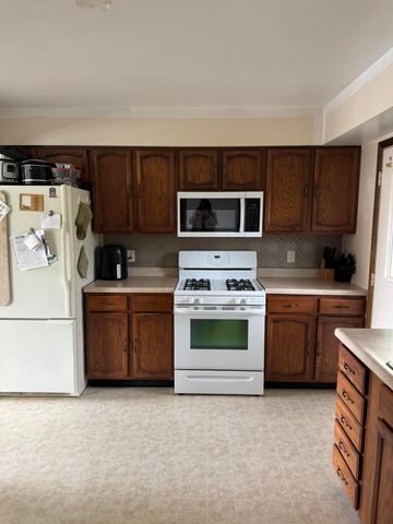 8430 Bell Street, Crown Point, IN 46307