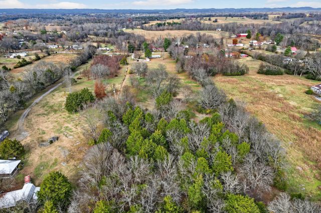 924 Harsh Ln, Castalian Springs, TN 37031