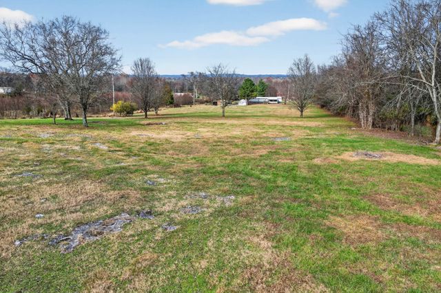 924 Harsh Ln, Castalian Springs, TN 37031