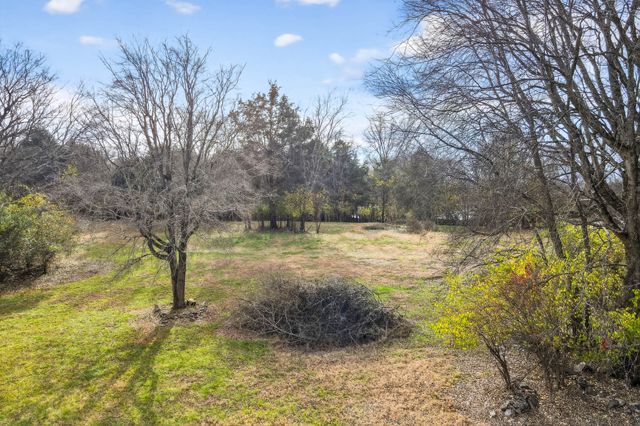 924 Harsh Ln, Castalian Springs, TN 37031