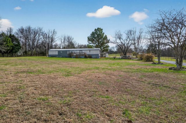 924 Harsh Ln, Castalian Springs, TN 37031