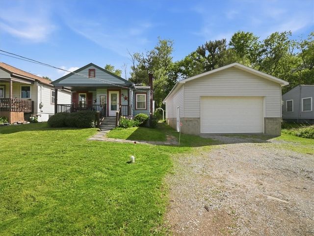 1306 Chapel Rd, Center Twp, PA 15061
