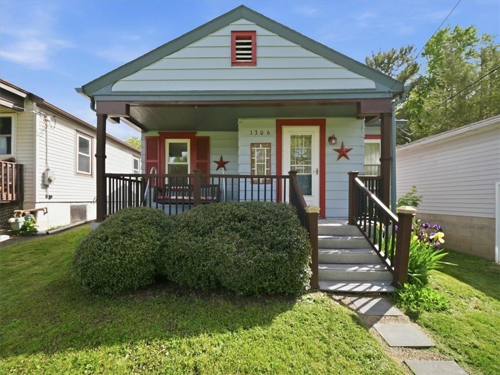 1306 Chapel Rd, Center Twp, PA 15061