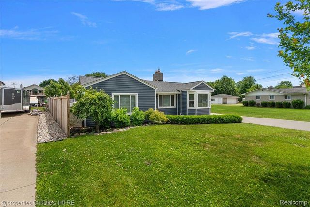 37510 Lakeville Street, Harrison Charter Township, MI 48045