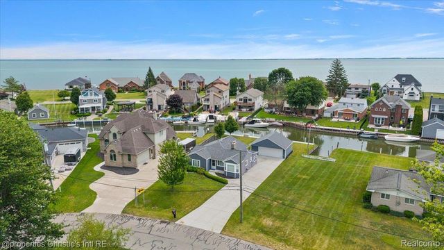 37510 Lakeville Street, Harrison Charter Township, MI 48045
