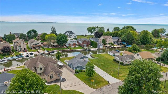 37510 Lakeville Street, Harrison Charter Township, MI 48045