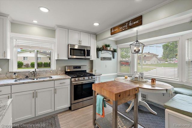 37510 Lakeville Street, Harrison Charter Township, MI 48045