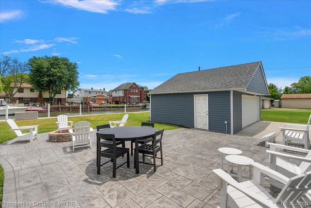 37510 Lakeville Street, Harrison Charter Township, MI 48045