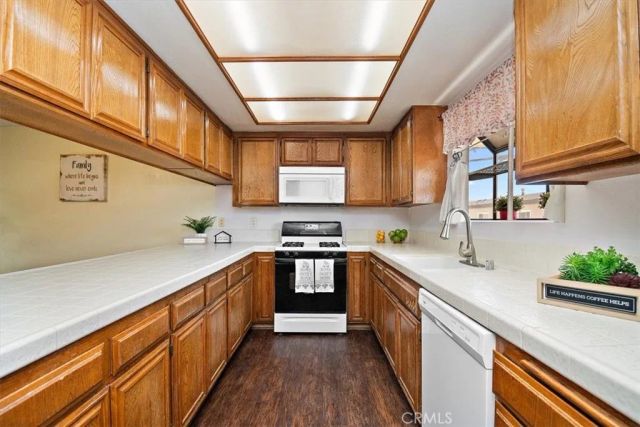 5465 E Centralia, Long Beach, CA 90808