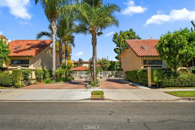 5465 E Centralia, Long Beach, CA 90808