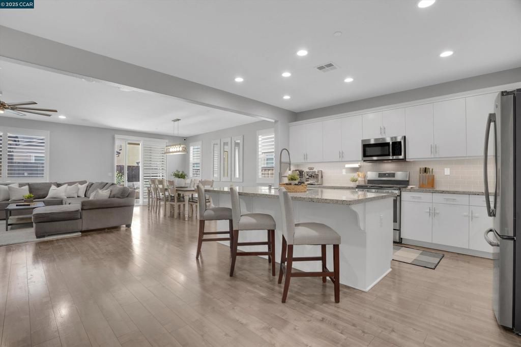 937 Pendleton Ct, Oakley, CA 94561