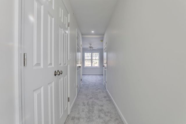 31 Crestview Way, Raymond, NH 03077