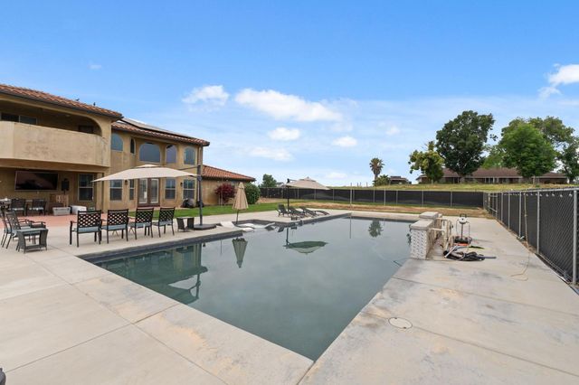 17703 El Camino Road, Madera, CA 93636
