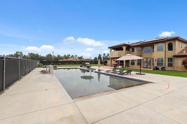 17703 El Camino Road, Madera, CA 93636