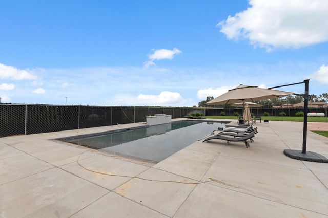 17703 El Camino Road, Madera, CA 93636