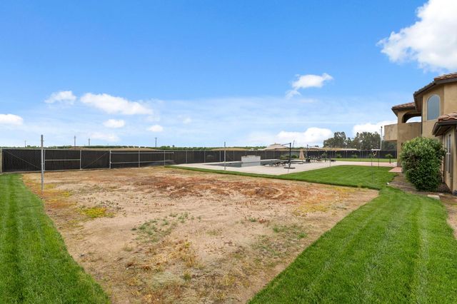 17703 El Camino Road, Madera, CA 93636