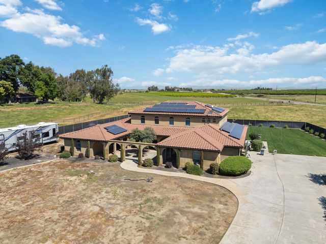 17703 El Camino Road, Madera, CA 93636