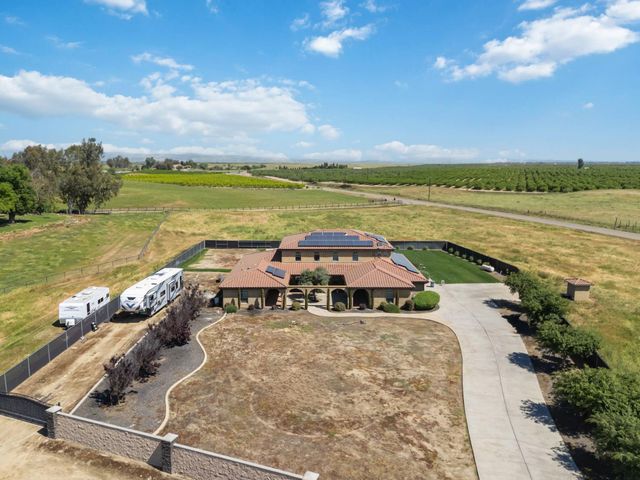 17703 El Camino Road, Madera, CA 93636