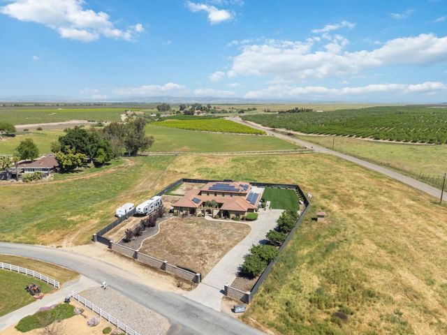 17703 El Camino Road, Madera, CA 93636