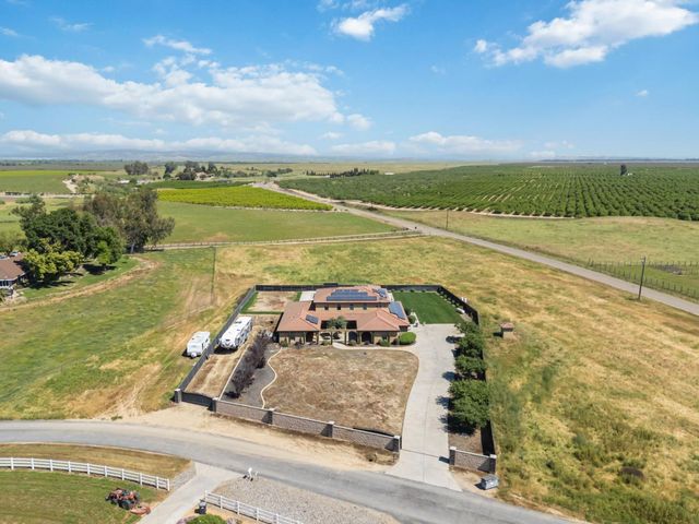 17703 El Camino Road, Madera, CA 93636