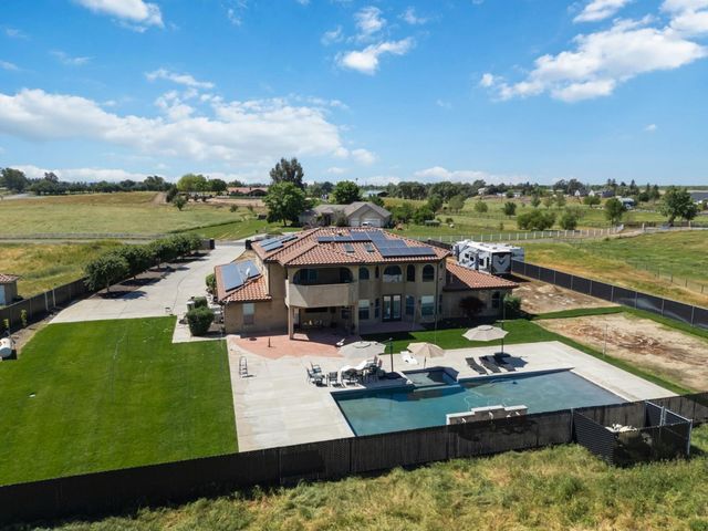 17703 El Camino Road, Madera, CA 93636