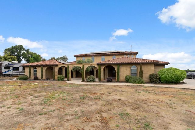 17703 El Camino Road, Madera, CA 93636