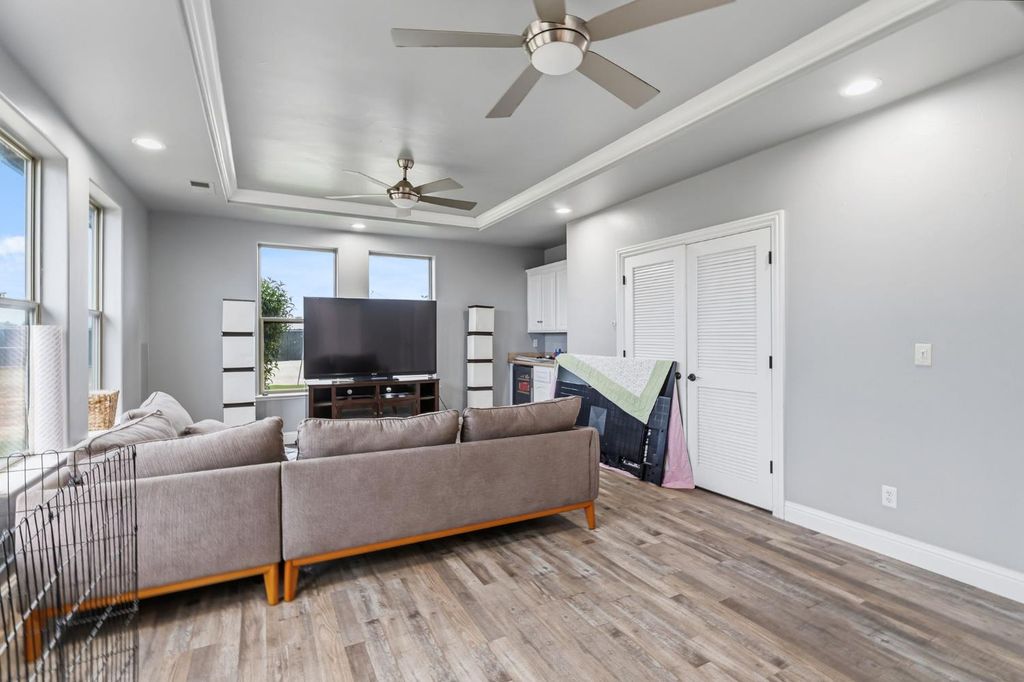 Image 27 of property listing at 17703 El Camino Road, Madera, CA 93636