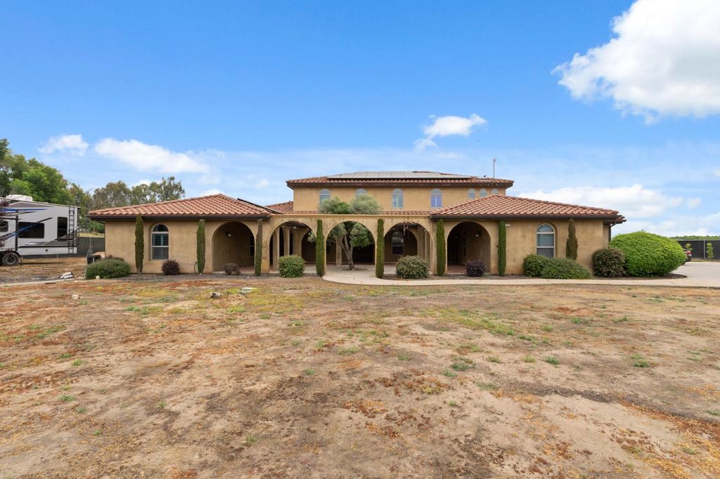 Image 6 of property listing at 17703 El Camino Road, Madera, CA 93636