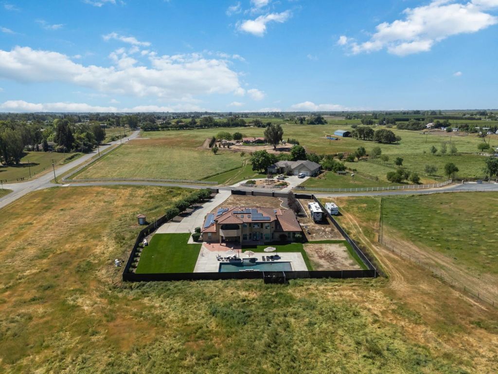 Image 63 of property listing at 17703 El Camino Road, Madera, CA 93636