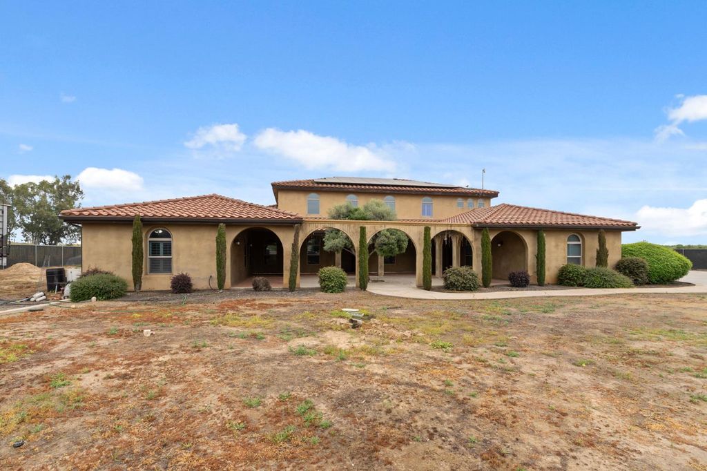 Image 8 of property listing at 17703 El Camino Road, Madera, CA 93636
