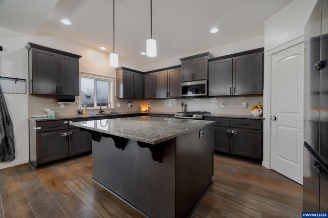 2303 NE Deciduous Av, Albany, OR 97321