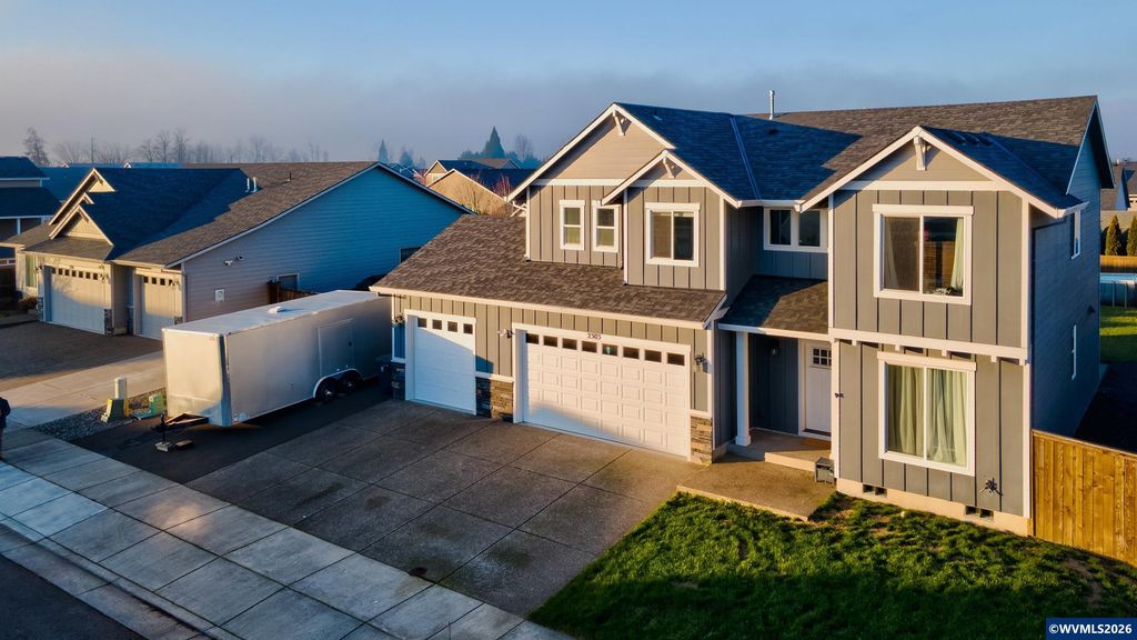 2303 NE Deciduous Av, Albany, OR 97321