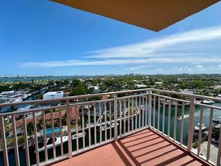 2450 NE 135th Street 1005, North Miami, FL 33181
