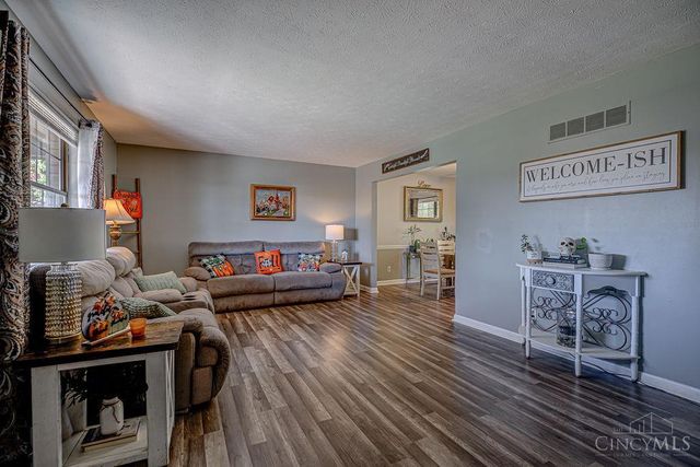 672 Glenway Drive, Hamilton, OH 45013