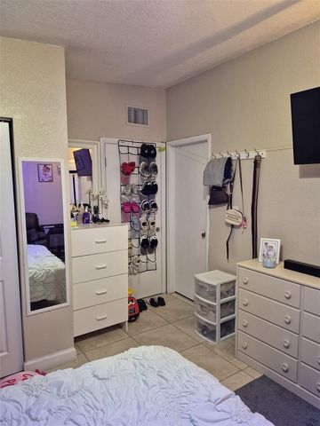 6217 BLOSSOM AVENUE, Tampa, FL 33614