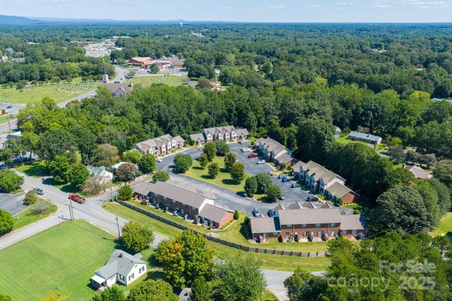 1102 22nd Street NE 604, Hickory, NC 28601