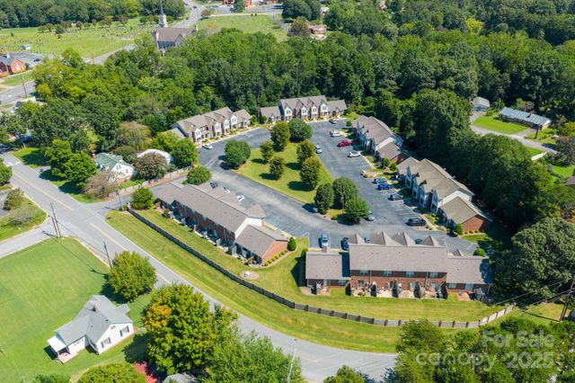 1102 22nd Street NE 604, Hickory, NC 28601