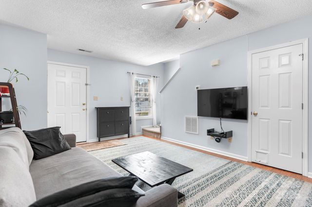 1102 22nd Street NE 604, Hickory, NC 28601