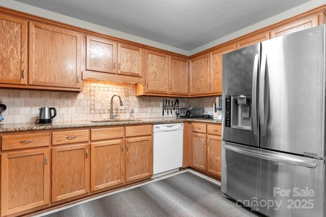 1102 22nd Street NE 604, Hickory, NC 28601