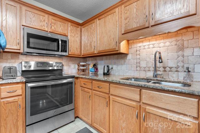 1102 22nd Street NE 604, Hickory, NC 28601