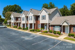 1102 22nd Street NE 604, Hickory, NC 28601