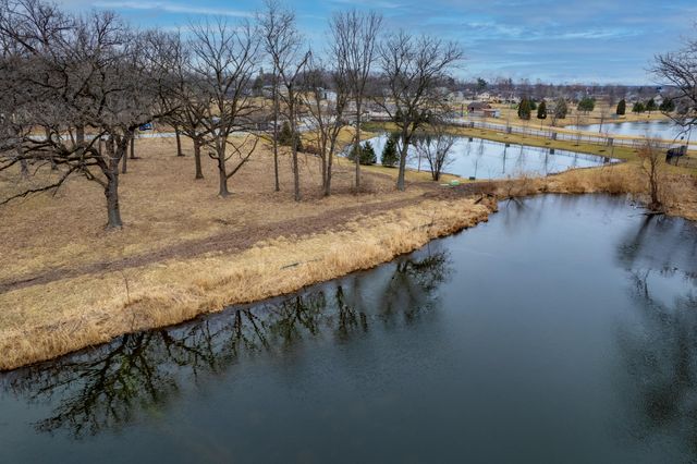 9260 Continental Way, St. John, IN 46373