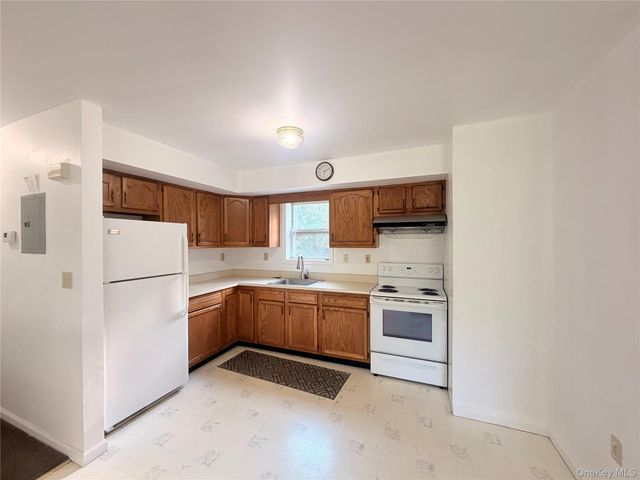 42 Old Sackett Road, Rock Hill, NY 12775