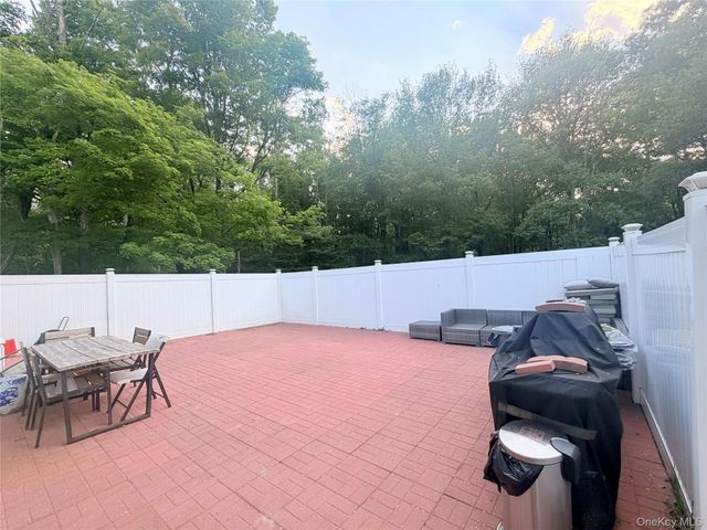 42 Old Sackett Road, Rock Hill, NY 12775