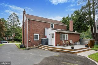 301 TWIN OAKS DR, Havertown, PA 19083