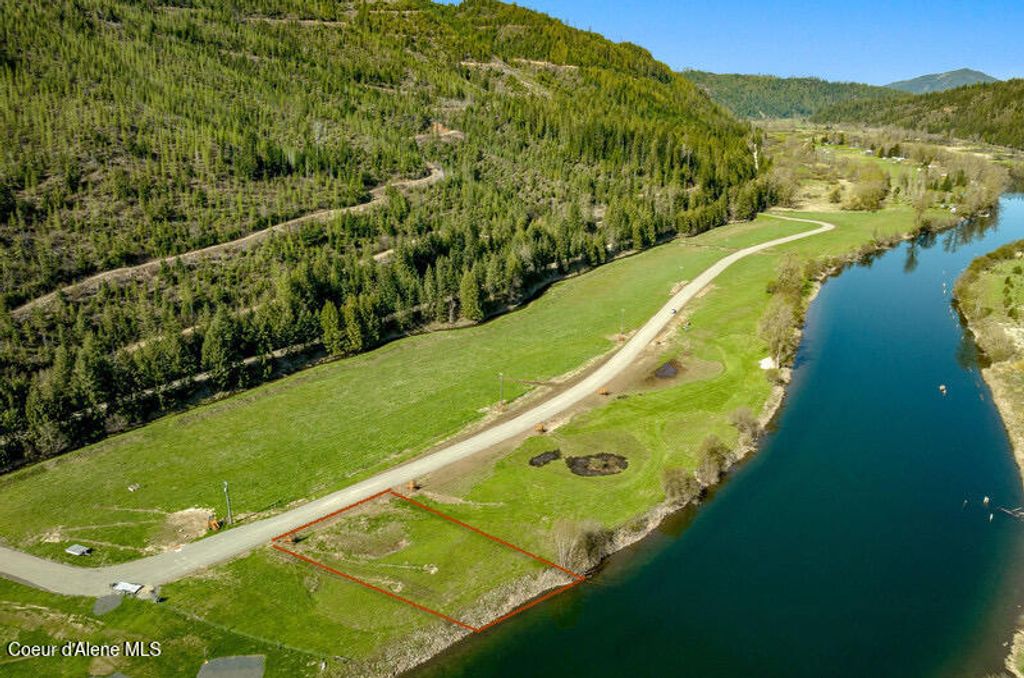 22 Horn Hooked Ln, St. Maries, ID 83861