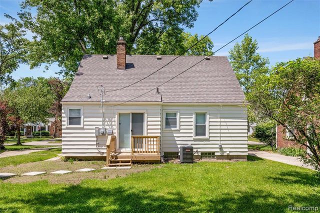 17366 Centralia, Redford, MI 48240