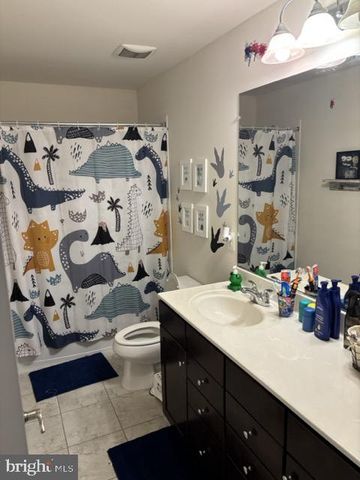 14816 MASON CREEK CIR, Woodbridge, VA 22191