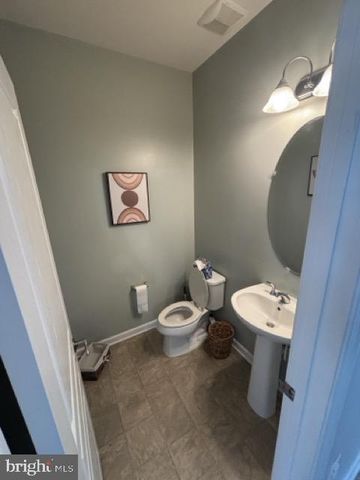14816 MASON CREEK CIR, Woodbridge, VA 22191